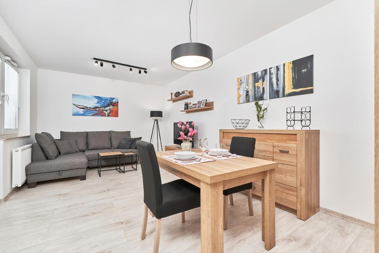 Exclusive Apartments Teczowa With Underground Parking By Noclegi Renters Вроцлав Екстериор снимка
