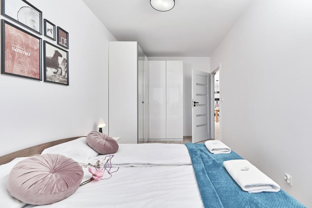 Exclusive Apartments Teczowa With Underground Parking By Noclegi Renters Вроцлав Екстериор снимка