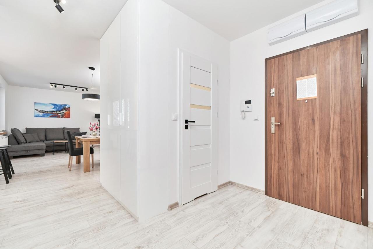Exclusive Apartments Teczowa With Underground Parking By Noclegi Renters Вроцлав Екстериор снимка