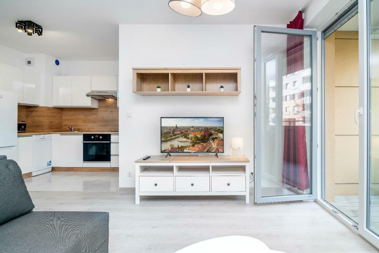 Exclusive Apartments Teczowa With Underground Parking By Noclegi Renters Вроцлав Екстериор снимка