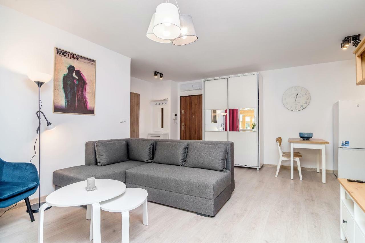 Exclusive Apartments Teczowa With Underground Parking By Noclegi Renters Вроцлав Екстериор снимка